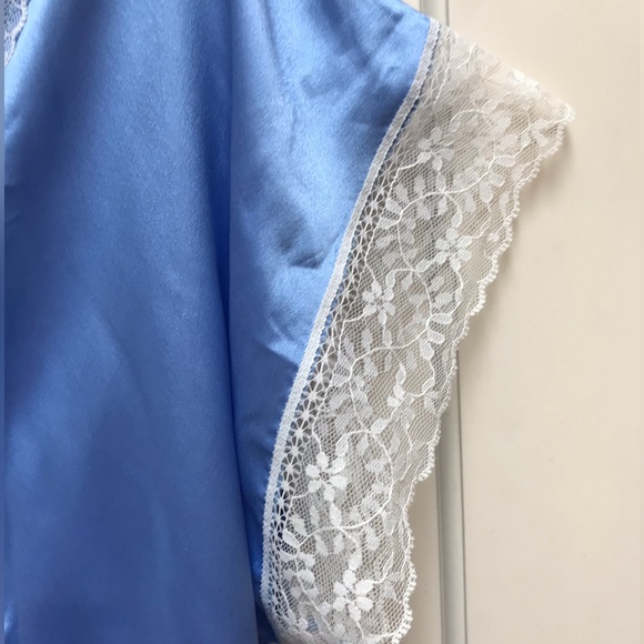 Sleepwear Silky Top and Pants. Light blue Size: Medium - Picture 5 of 8